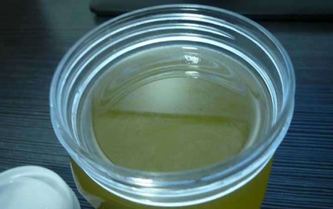 喝蜂蜜水有很多好處,同樣也可能有壞處,關鍵在于喝法正不正確! 蜂蜜水