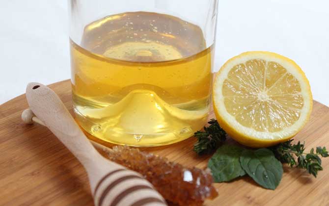 蜂蜜水的作用與功效有哪些?經常喝杯蜂蜜水,這8個好處跑不了! 蜂蜜