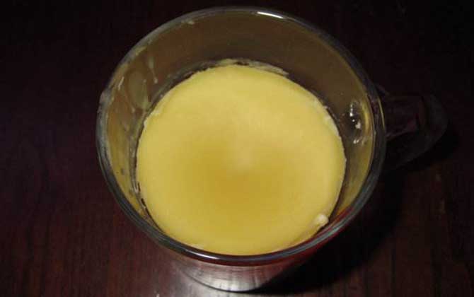 蜂蠟的正確食用方法,不能過量食用,還要謹防發(fā)生過敏反應! 蜂蠟