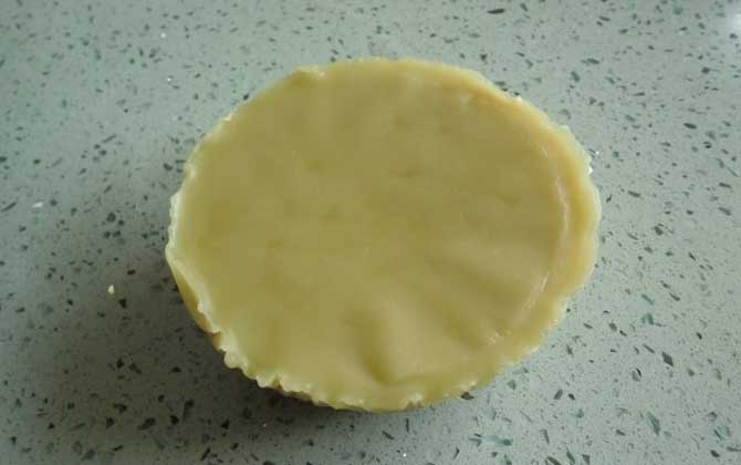 蜂蠟的正確食用方法,不能過量食用,還要謹防發(fā)生過敏反應! 蜂蠟