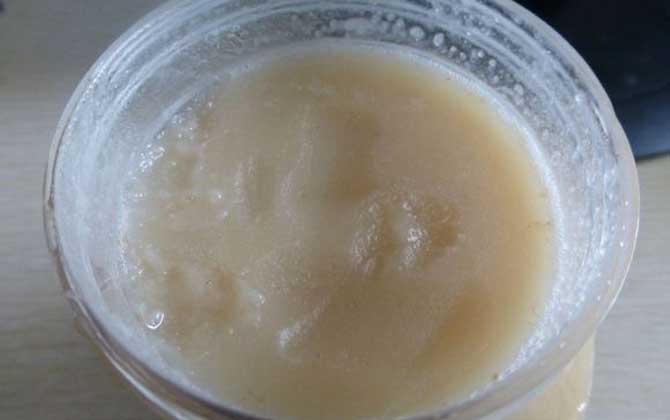 蜂蜜的種類有哪些?因分類依據的不同,蜂蜜可劃分成很多種類! 蜂蜜