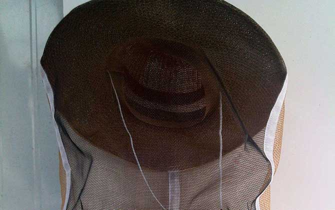 養(yǎng)蜂工具有哪些?不只有蜂箱,使用這些工具,養(yǎng)蜂方能得心應(yīng)手! 養(yǎng)蜂帽