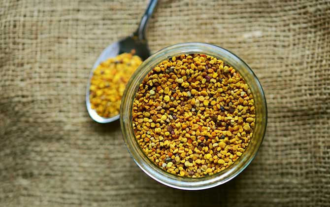 蜂花粉的作用與功效有哪些?經(jīng)常吃些蜂花粉,這7個好處跑不了! 蜂花粉