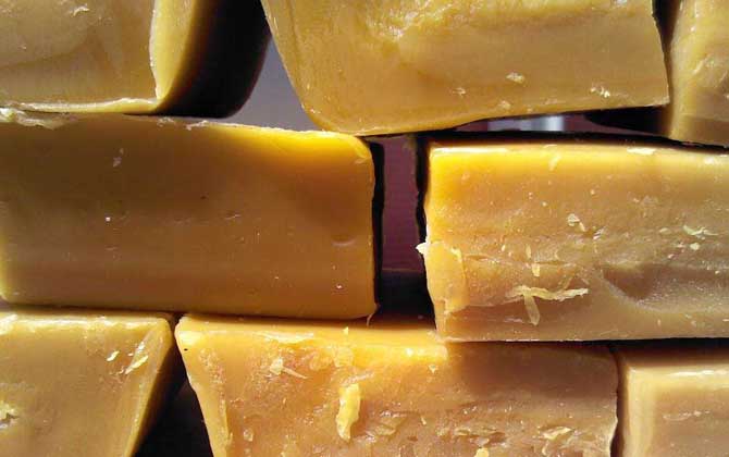 蜂蠟價格多少錢一斤?雖然比蜂蜜便宜得多,但用途上卻不可小噓! 蜂蠟