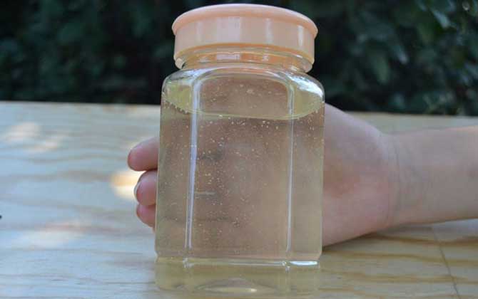 土蜂蜜、蜂巢蜜、百花蜜、洋槐蜜哪個好?答案不一定,質量是關鍵! 洋槐蜜