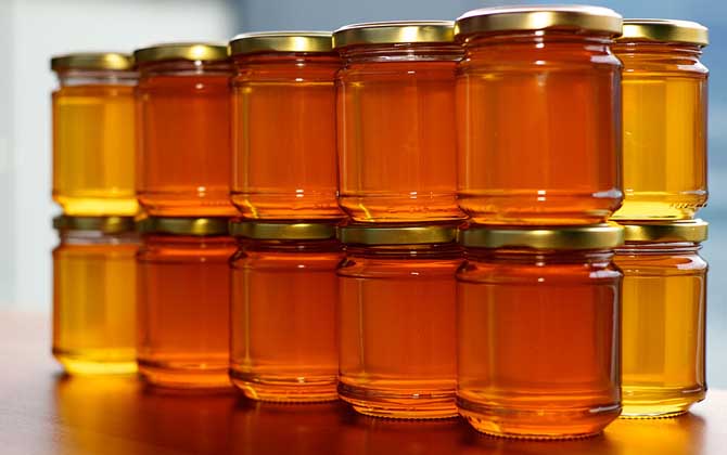 蜂蜜洗臉有什么好處?不但可以美白保濕,而且還能祛斑除皺! 蜂蜜洗臉