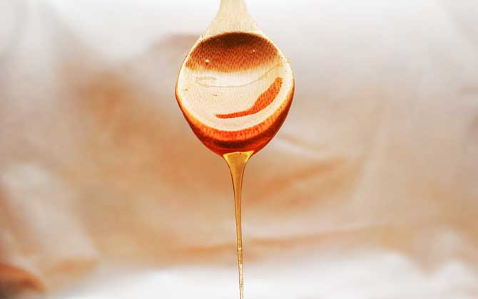 蜂蜜美容是真的嗎?答案是肯定的,更被譽為“可食用的美容劑”! 蜂蜜美容