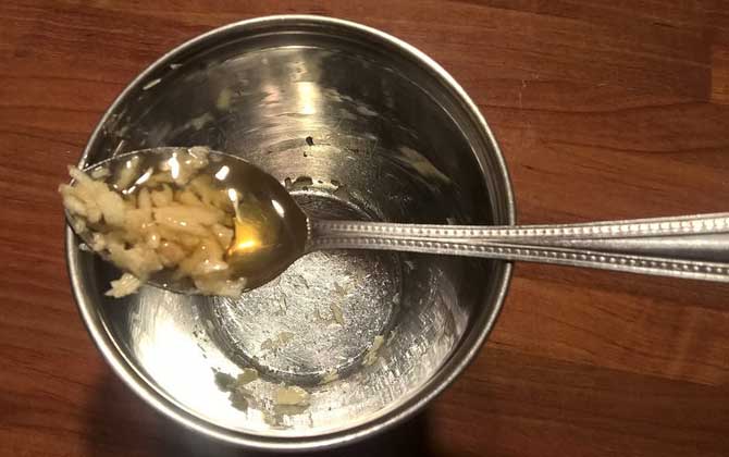 喝蜂蜜水有什么好處?經常喝不但能增強體質,而且還能美容養顏! 蜂蜜