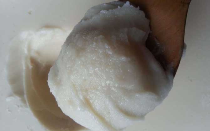 黑蜂蜂蜜的作用與功效有哪些?不但能潤(rùn)腸通便,還能美容養(yǎng)顏! 黑蜂蜂蜜