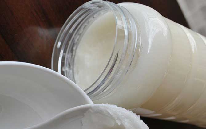 黑蜂蜂蜜的作用與功效有哪些?不但能潤(rùn)腸通便,還能美容養(yǎng)顏! 黑蜂蜂蜜