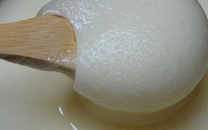 椴樹蜂蜜適合什么人吃?這5類人群,經常喝些椴樹蜂蜜大有好處! 椴樹蜂蜜