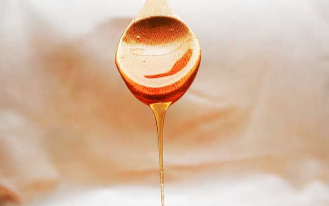 蜂蜜會(huì)過期嗎?會(huì)變質(zhì)嗎?蜂蜜沒有保質(zhì)期,但保存不當(dāng)也易變質(zhì)! 蜂蜜