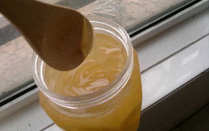 女人吃蜂蜜的好處有哪些?女人經(jīng)常喝蜂蜜,這7個(gè)好處跑不了! 蜂蜜