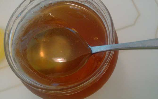 女人吃蜂蜜的好處有哪些?女人經(jīng)常喝蜂蜜,這7個(gè)好處跑不了! 蜂蜜