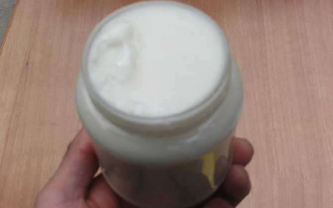 牛奶加蜂蜜有什么功效?不但能安神助眠,對緩解痛經(jīng)也極為有效! 蜂蜜