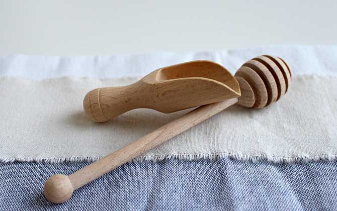 檸檬蜂蜜水什么時候喝最好?切勿空腹喝,否則極易導致胃酸過多! 蜂蜜