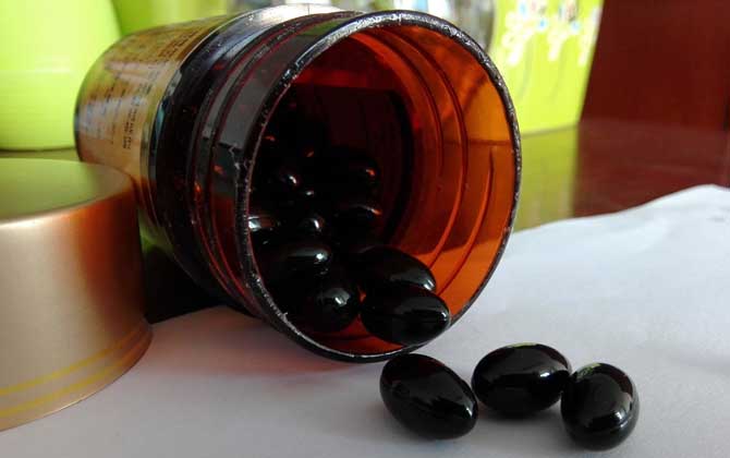 蜂膠什么年齡吃最好?最適合中老年人吃,青少年要少吃或不吃! 蜂膠