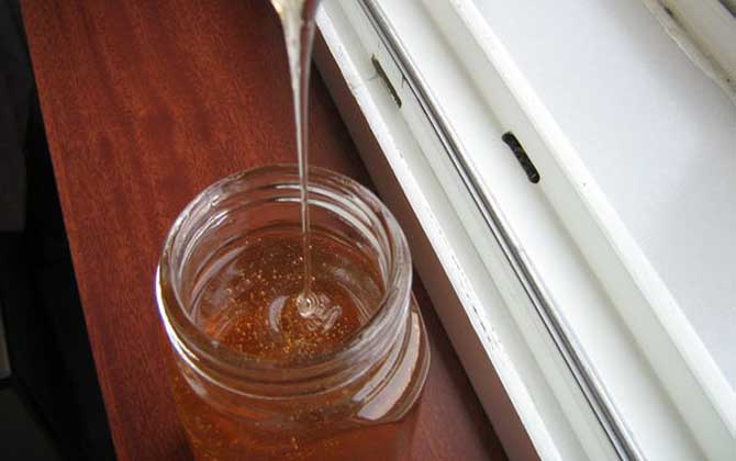 女性千萬不要亂吃蜂蜜,不但要注意禁忌人群,喝法也必須要正確! 蜂蜜