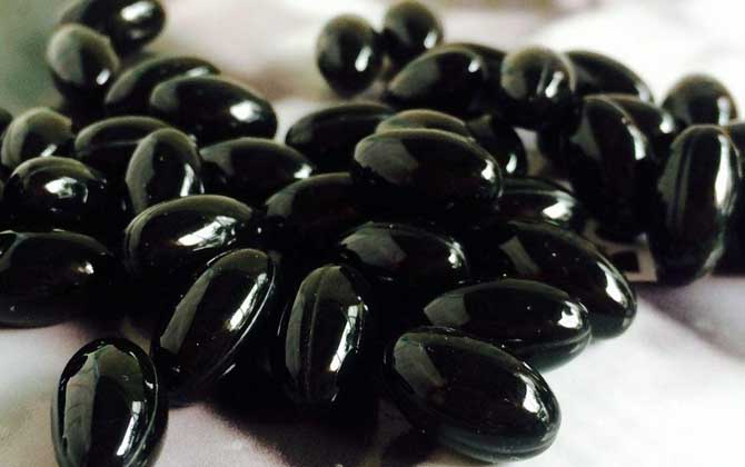 女人吃蜂膠膠囊的禁忌,過(guò)敏體質(zhì)不能吃,孕婦和產(chǎn)婦也不能吃! 蜂膠膠囊