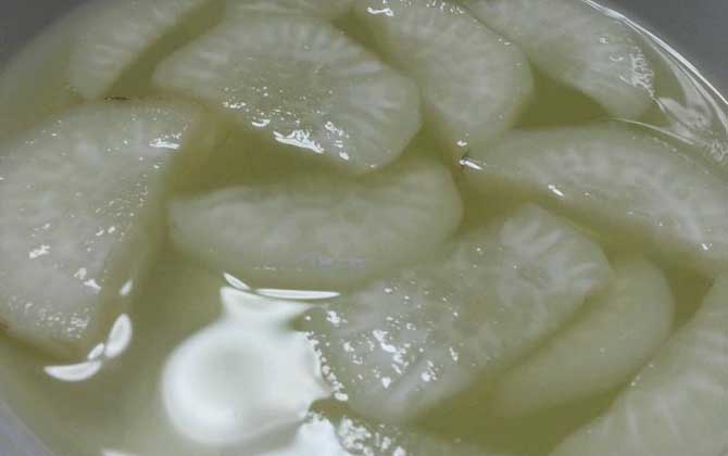 白蘿卜蜂蜜水的功效及簡單做法 白蘿卜蜂蜜水
