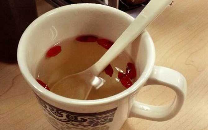 蜂蜜枸杞茶的功效及簡單做法 蜂蜜枸杞茶