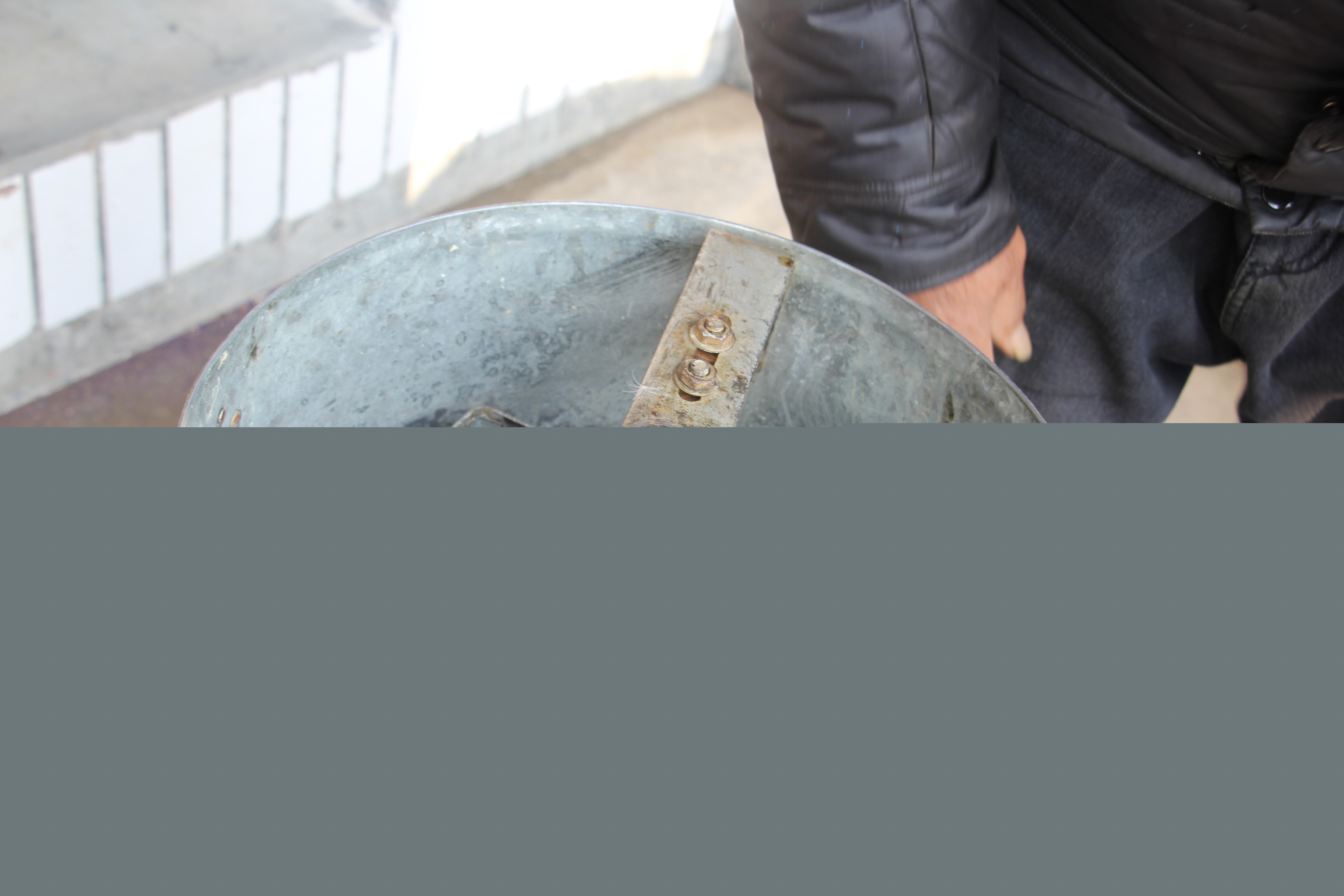 漲知識：農(nóng)家養(yǎng)土蜂蜜的工具，你認識幾個？留言回復，連載哦