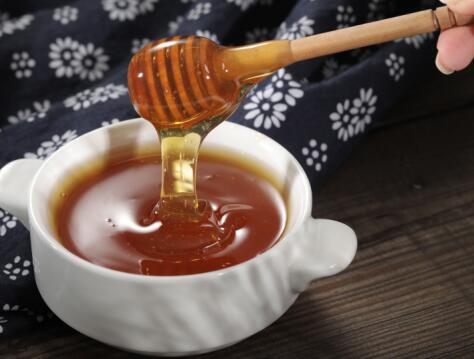未完全成熟蜂蜜的壞處(蜂蜜不成熟有什么影響) 未完全成熟蜂蜜的壞處(蜂蜜不成熟有什么影響)