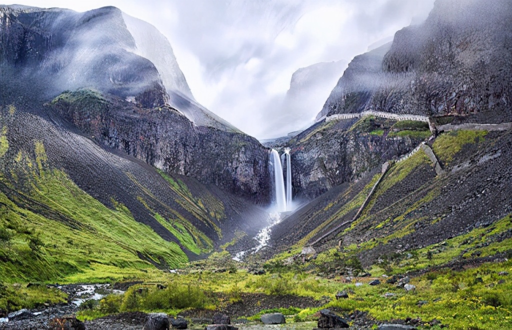 長白山天池里面為什么沒有魚（長白山天池海拔2189米，魚無法流到這里，這里的魚是怎么產生的）