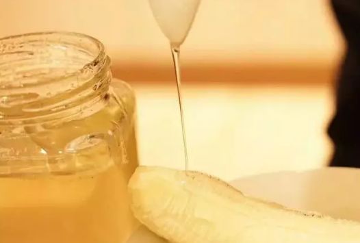 一整天只喝枇杷蜜可以嗎(枇杷蜂蜜可以經(jīng)常喝嗎) 一整天只喝枇杷蜜可以嗎(枇杷蜂蜜可以經(jīng)常喝嗎)