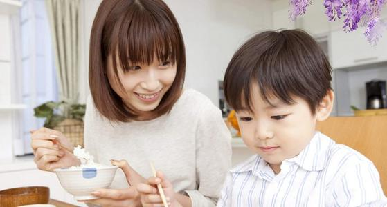 “媽媽，月亮上有沒嫦娥？”中秋節寶寶靈魂發問，媽媽的回答很贊