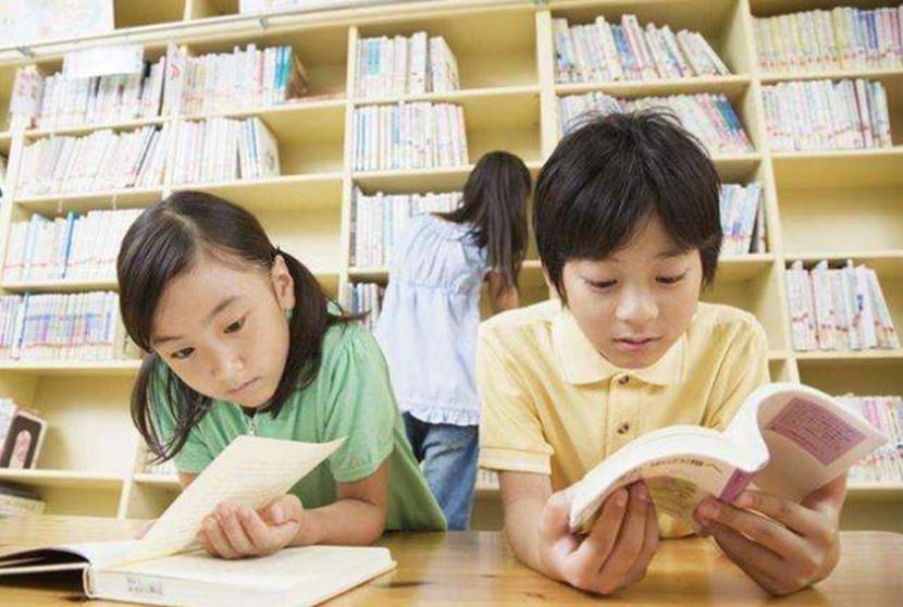 “媽媽，月亮上有沒嫦娥？”中秋節寶寶靈魂發問，媽媽的回答很贊