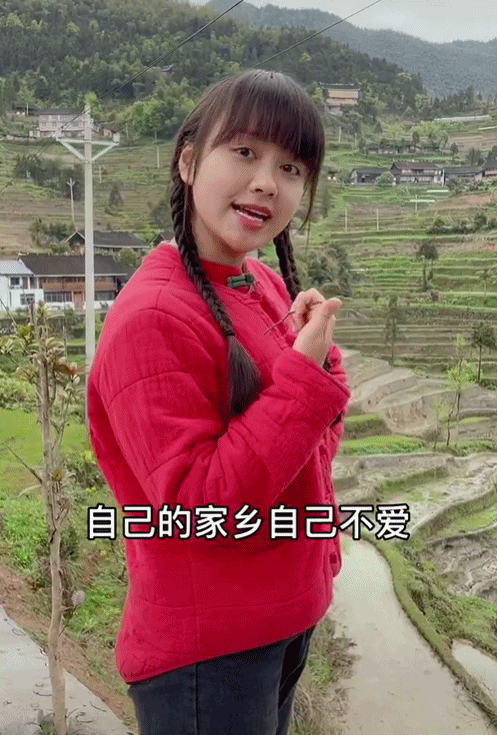 95后“村姑”靠直播插秧當(dāng)上網(wǎng)紅(犁田、插秧、打鐵,真農(nóng)活界“十項(xiàng)全能”)