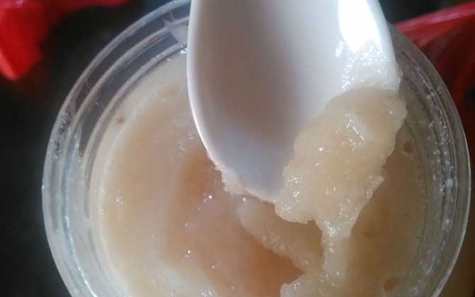 蜂蜜變質(zhì)后的圖片是什么樣的（出現(xiàn)這4種情況，說明蜂蜜已經(jīng)變質(zhì)）