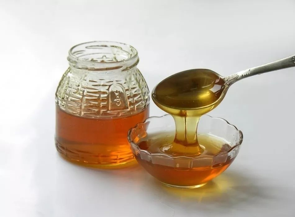 蜂王漿和天山雪蜜那個好(蜂王漿和天山雪蜜的對比) 蜂王漿和天山雪蜜那個好(蜂王漿和天山雪蜜的對比)