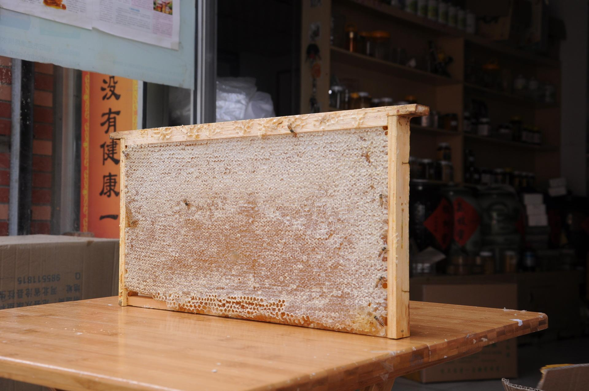 蜂箱缺蜜怎么辦（蜂箱越冬期缺蜜的補足和飼喂方法）