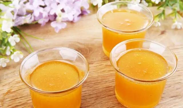 蜜蜂蜂王有黑的有黃的是為什么(為什么蜜蜂有的黃一點(diǎn)) 蜜蜂蜂王有黑的有黃的是為什么(為什么蜜蜂有的黃一點(diǎn))