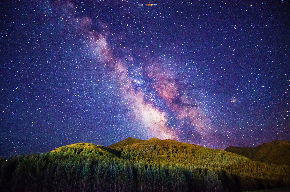 亮度相當于700萬億顆太陽,宇宙中最亮的黑洞,有多可怕 亮度相當于700萬億顆太陽,宇宙中最亮的黑洞,究竟有多可怕?