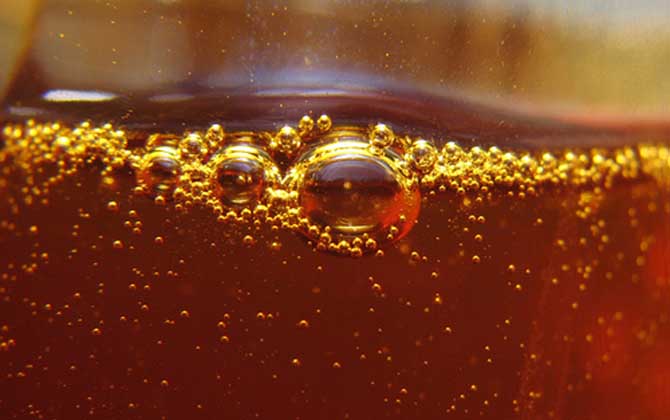 蜂蜜不能放在冰箱里面嗎 蜂蜜不能放在冰箱里面嗎