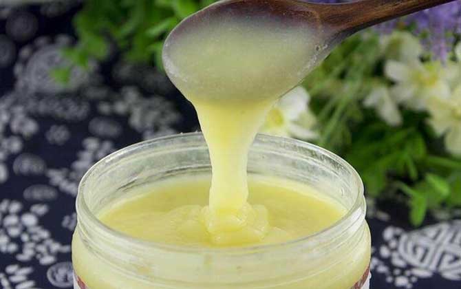 蜂王漿的味道為什么怪怪的(蜂王漿為什么有怪味) 蜂王漿的味道為什么怪怪的(蜂王漿為什么有怪味)