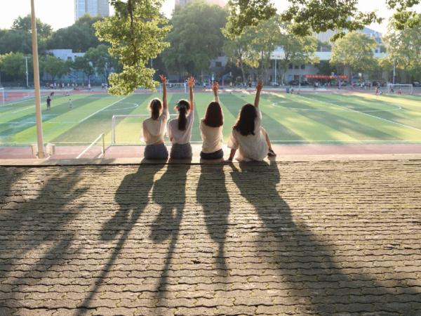 高中同班,大學同寢,緣分啊 高中同班,大學同寢,緣分啊