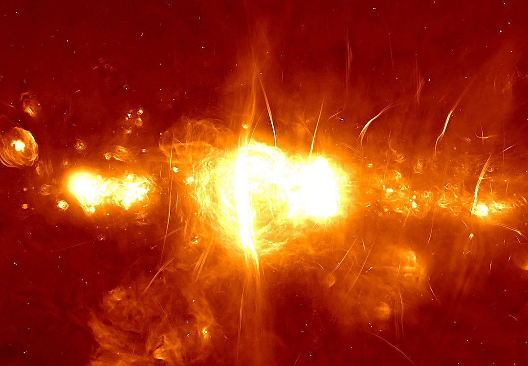 銀河系中心傳來神秘信號(hào)，一年重復(fù)13次，天文學(xué)家：不是已知天體