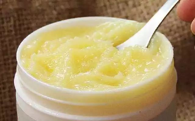 蜂王漿怎么產生出來的?(細數蜂王漿的來源) 蜂王漿怎么產生出來的?(細數蜂王漿的來源)