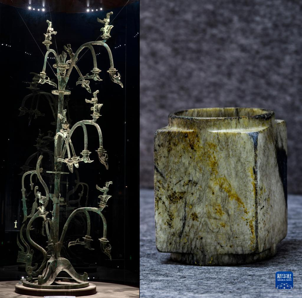 三星堆出土青銅小立人翹著蘭花指(三星堆青銅立人像) 上新了!三星堆出土青銅小立人翹著蘭花指,太可愛,專家這么猜測