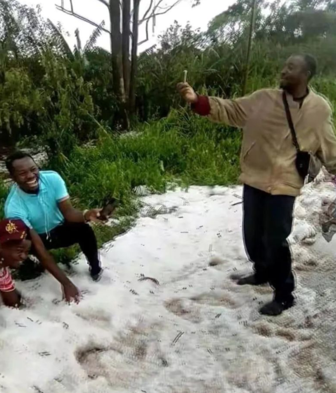 赤道旁喀麥隆下雪 赤道附近喀麥隆罕見(jiàn)降雪!人類正處在大冰期中,全球變暖錯(cuò)了?