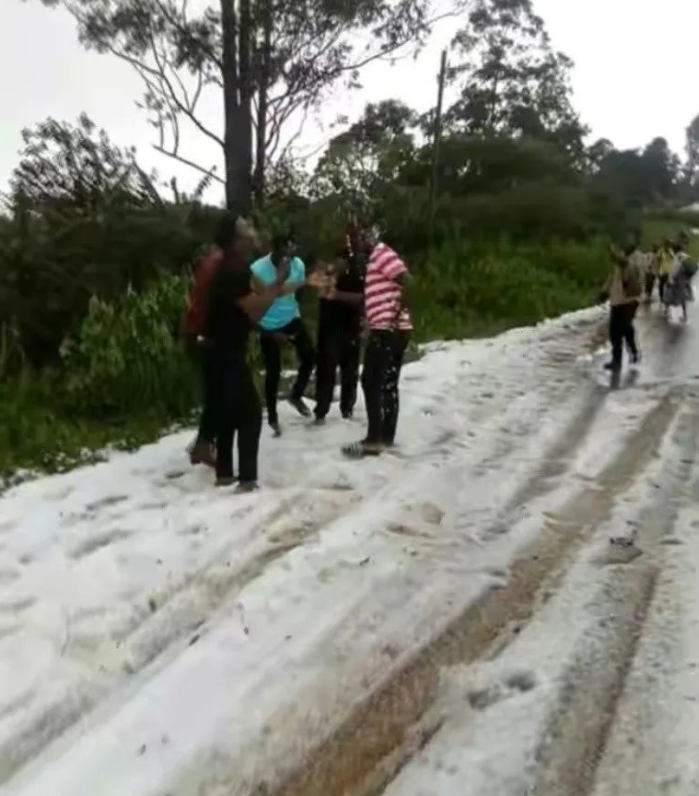 赤道旁喀麥隆下雪 赤道附近喀麥隆罕見(jiàn)降雪!人類正處在大冰期中,全球變暖錯(cuò)了?