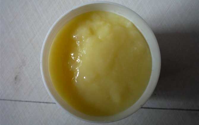 蜂王漿和蜂皇漿一樣嗎(蜂皇漿和蜂王漿的區別是什么) 蜂王漿和蜂皇漿一樣嗎(蜂皇漿和蜂王漿的區別是什么)