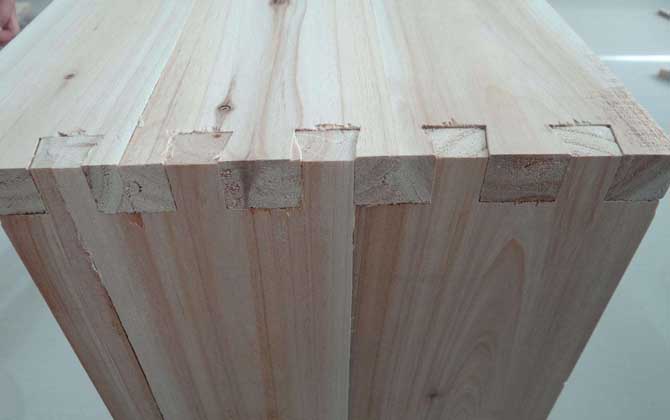 標(biāo)準(zhǔn)中蜂蜂箱多少錢(qián)一個(gè) 標(biāo)準(zhǔn)中蜂蜂箱多少錢(qián)一個(gè)