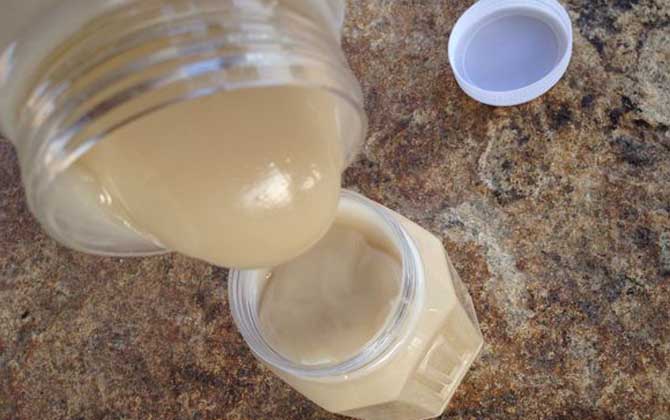 蜂蜜洗臉有什么好處？不但可以美白保濕，而且還能祛斑除皺！