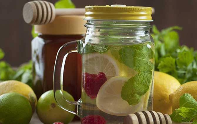 蜂蜜放了五年還能吃嗎？要看有沒有變質，若已變質則不能再食用！