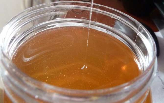 牛奶加蜂蜜的禁忌有哪些？不建議空腹飲用，更不能長期過量飲用！